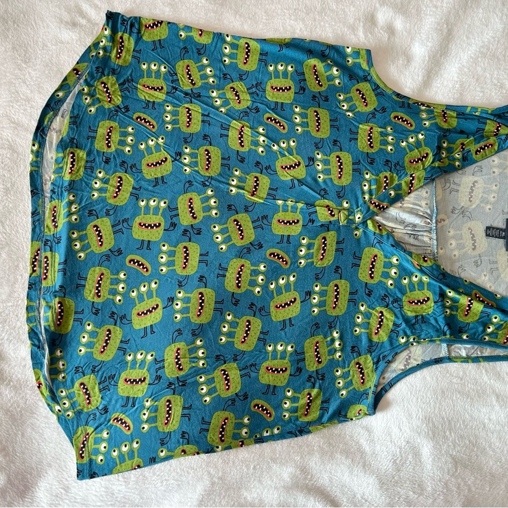 EUC alien tank top